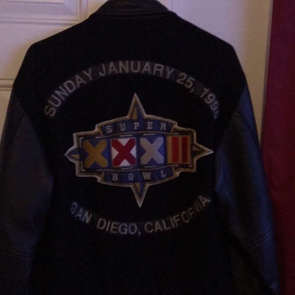 Jacket - Picture 3 of 5